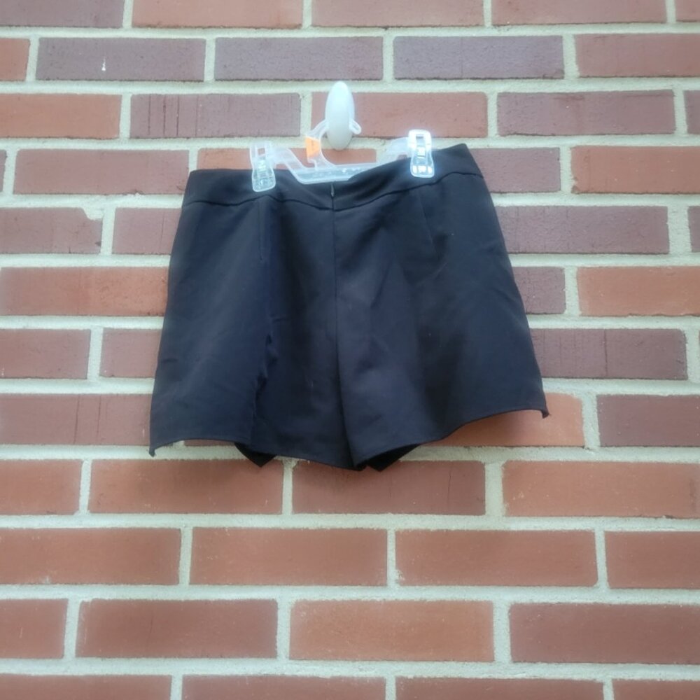 Women's Black Skorts - Hankerchief Hemline - Made by Aqua - Size XS - Picture 6 of 7